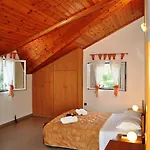 Mari-christi Apartment