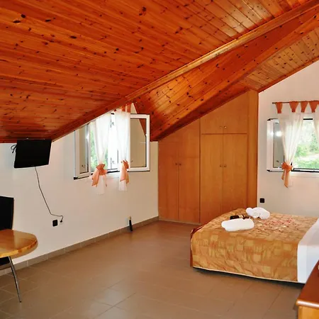 Mari-christi Apartment