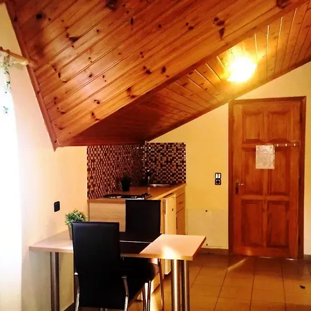Mari-christi Apartment